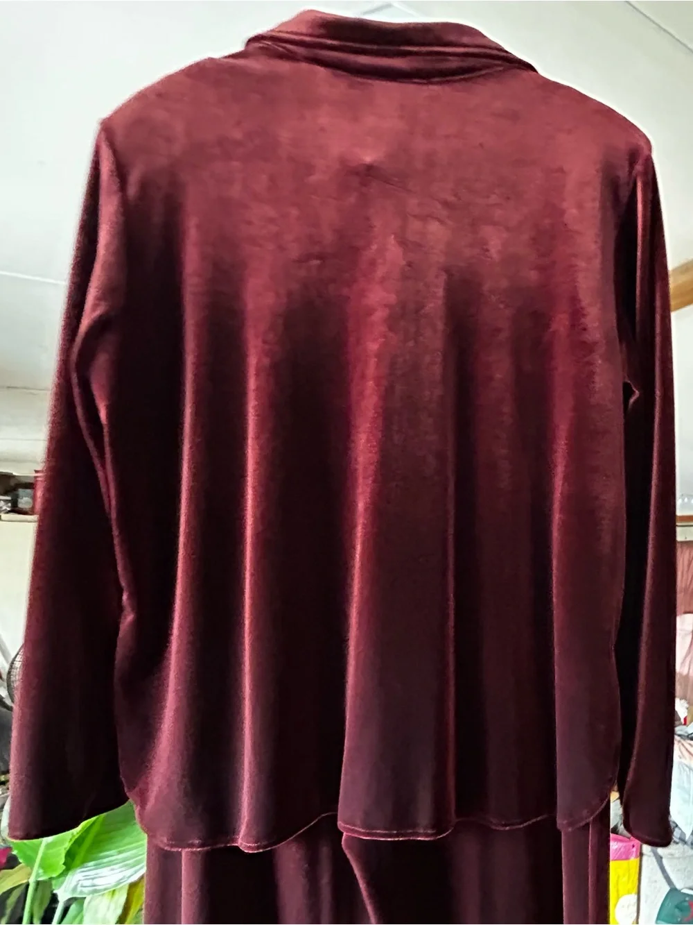 READ DESCRIPTIONSusan Graver Velvet Button-Up Fancy Lounge Set in Deep Burgundy